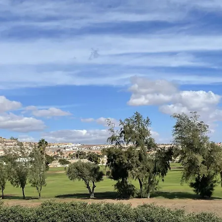 View Luxury Apartment: Beachfront Golf Retreat *